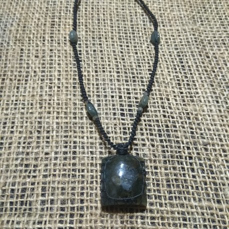 Labradorite makrame pendant