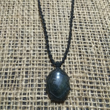 Labradorite makrame pendant