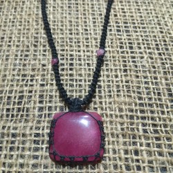 Agate makrame pendant