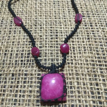 Agate makrame pendant