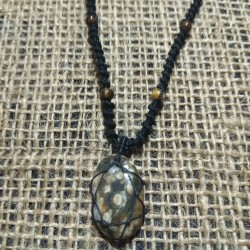 Moss Agate makrame pendant