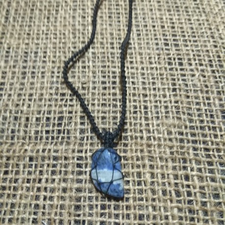 Sodalite makrame pendant