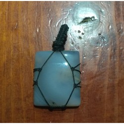 Agate makrame pendant