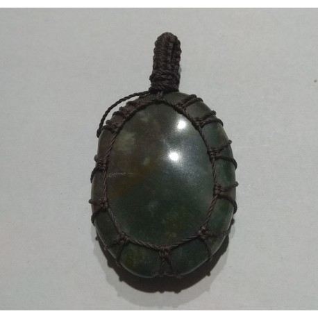 Agate makrame pendant